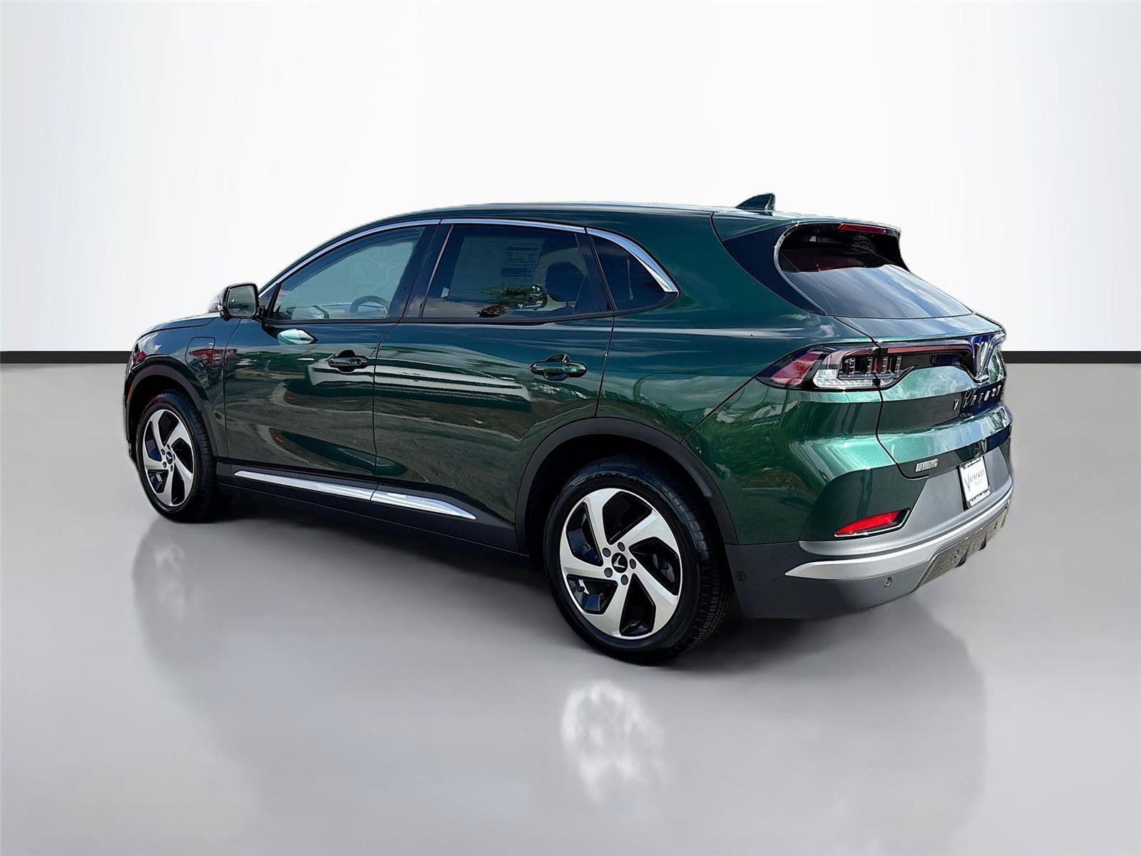 New 2025 VinFast VF 8 Eco AWD/4WD image 5