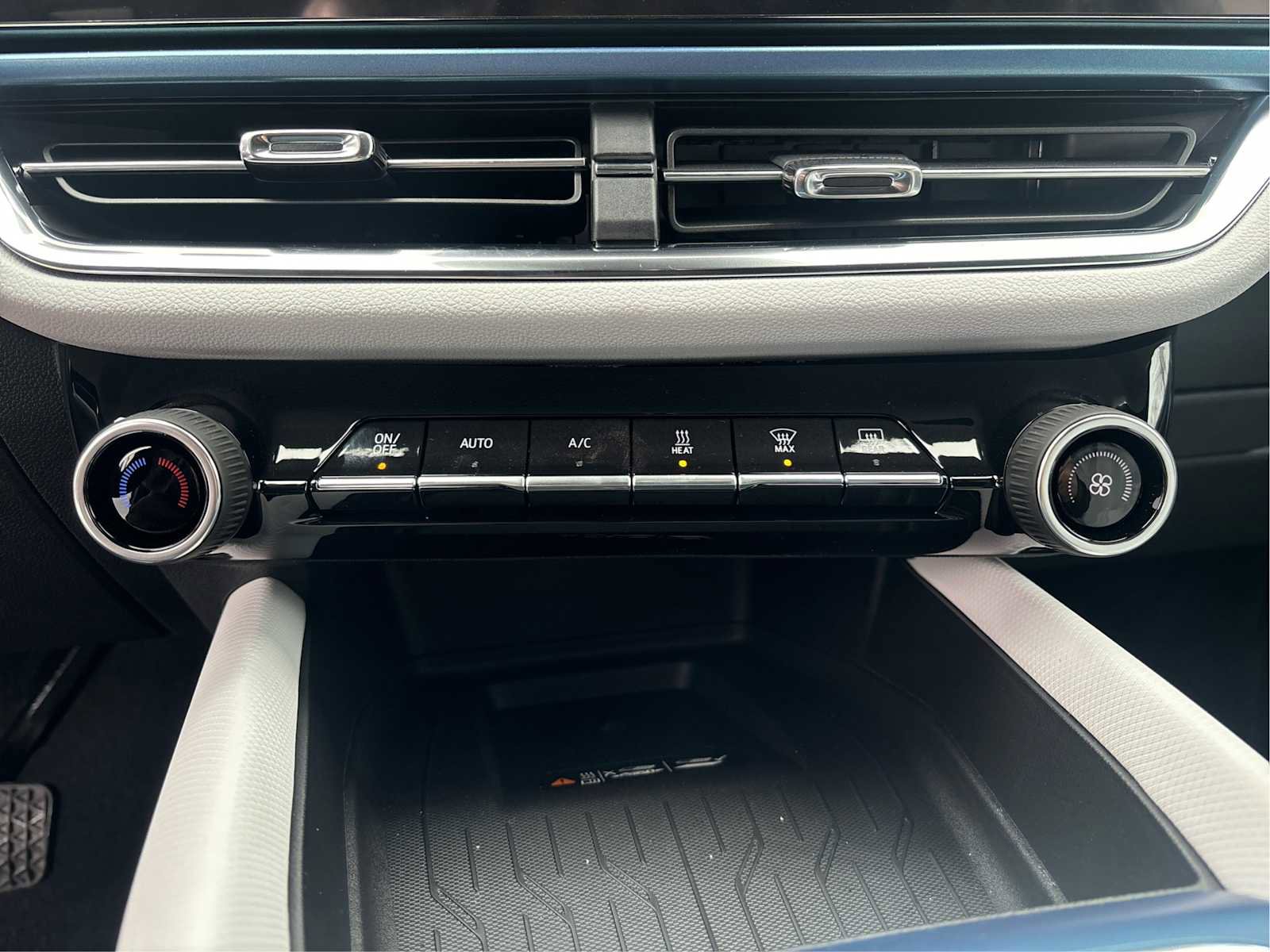 New 2026 Chevrolet Equinox EV LT image 27