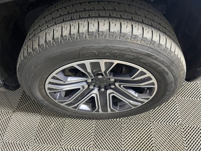 Used 2023 Jeep Wagoneer Series II w/ HD Trailer Tow Package image 15