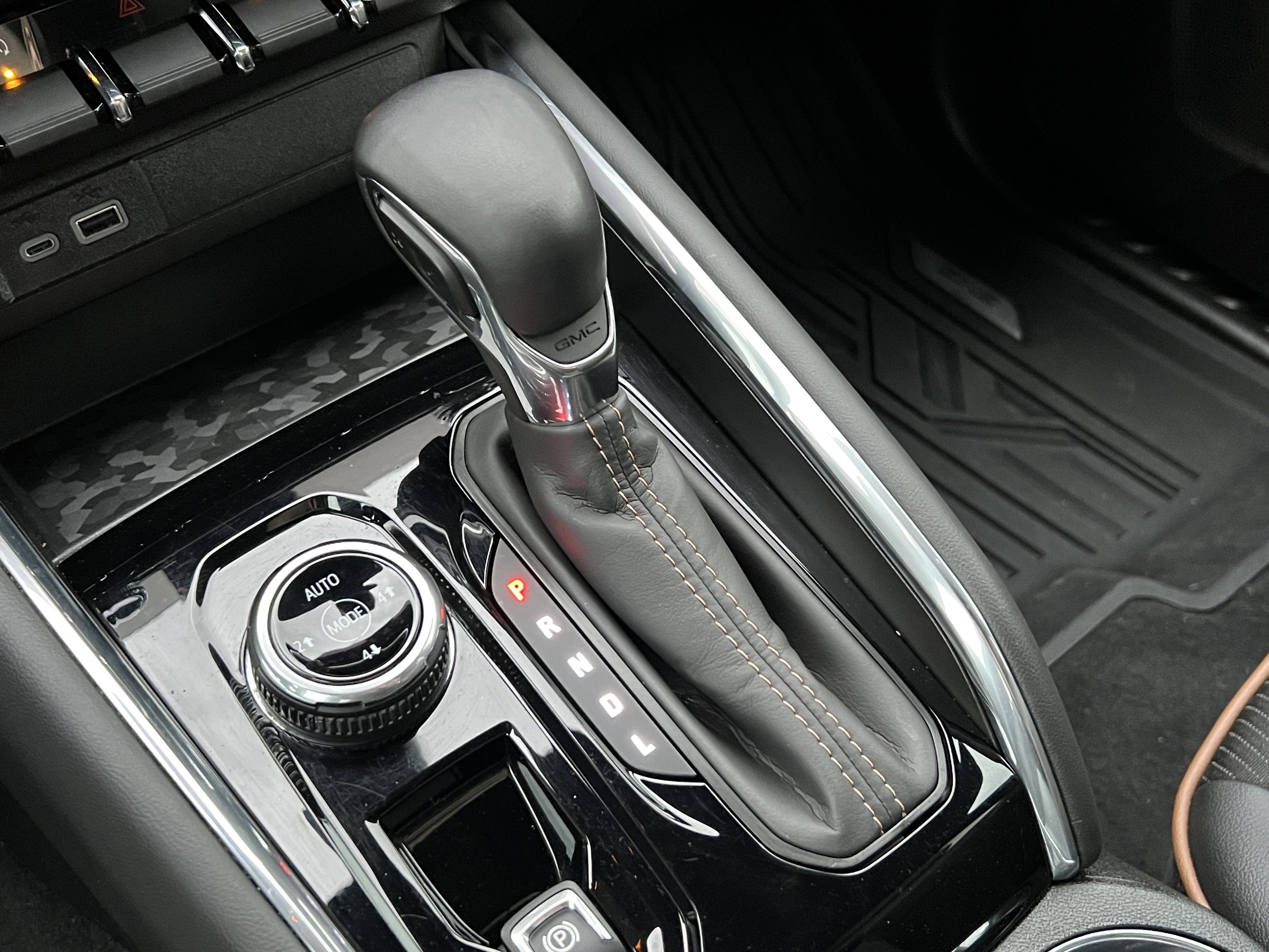 Used 2024 GMC Canyon AT4 image 27