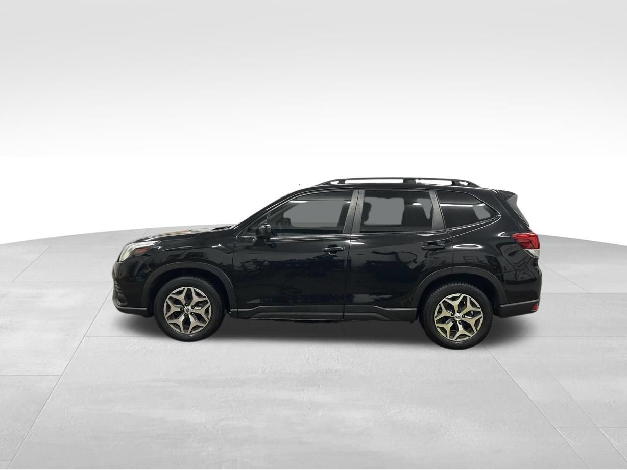 Used 2023 Subaru Forester Premium AWD/4WD image 2