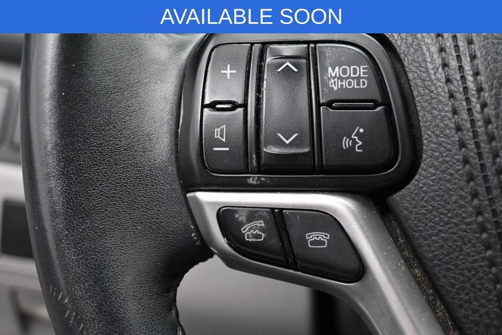 Used 2016 Toyota Highlander XLE AWD/4WD image 15