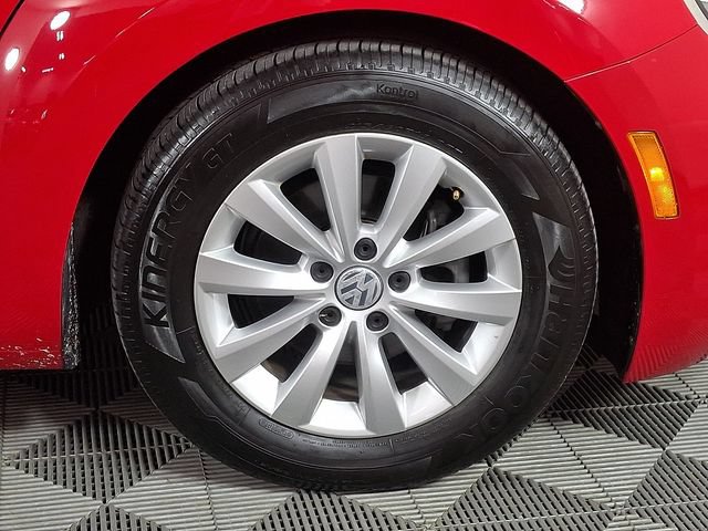 Used 2019 Volkswagen Beetle 2.0T S FWD image 11
