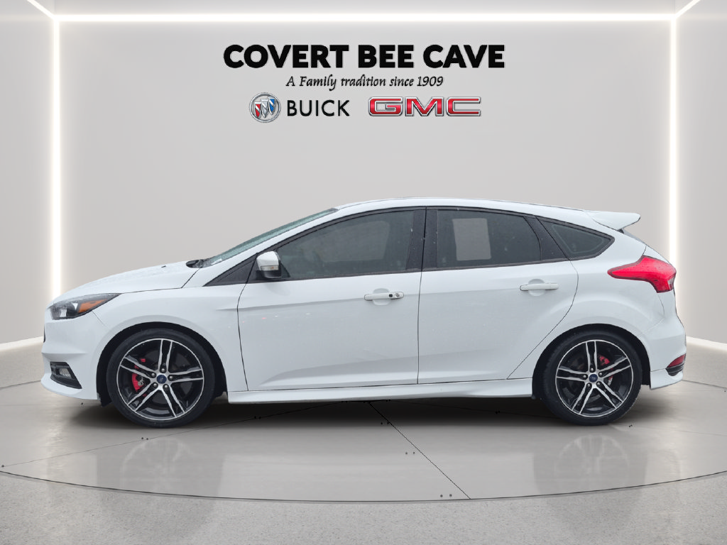 Used 2016 Ford Focus ST w/ Equipment Group 402A FWD image 4