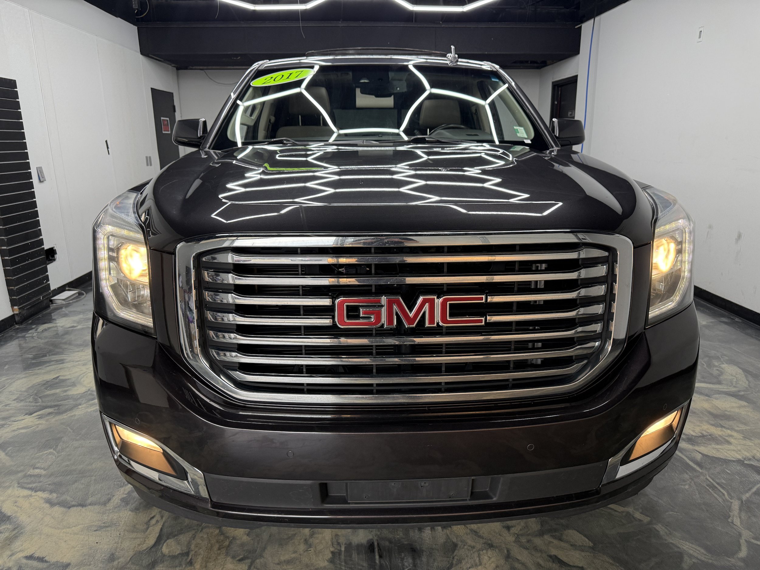 Used 2017 GMC Yukon SLT AWD/4WD image 8