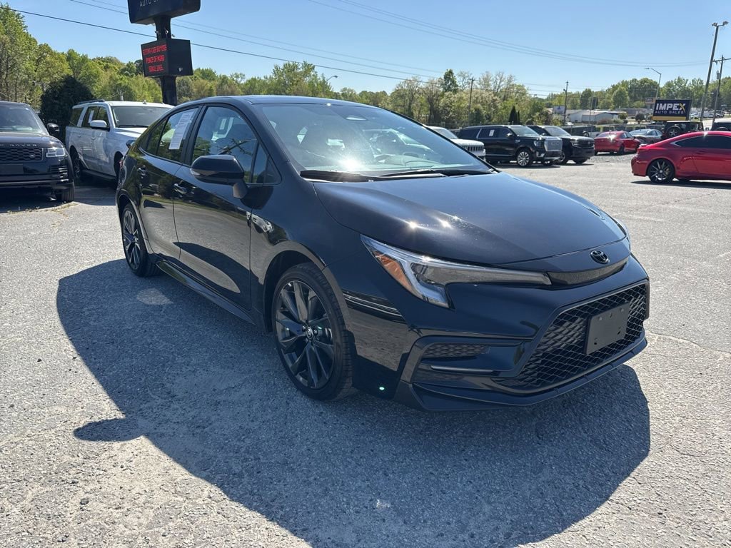 Used 2025 Toyota Corolla SE w/ SE Premium Package image 7