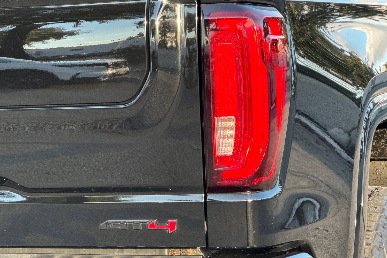 Used 2020 GMC Sierra 1500 AT4 w/ AT4 Premium Package image 27