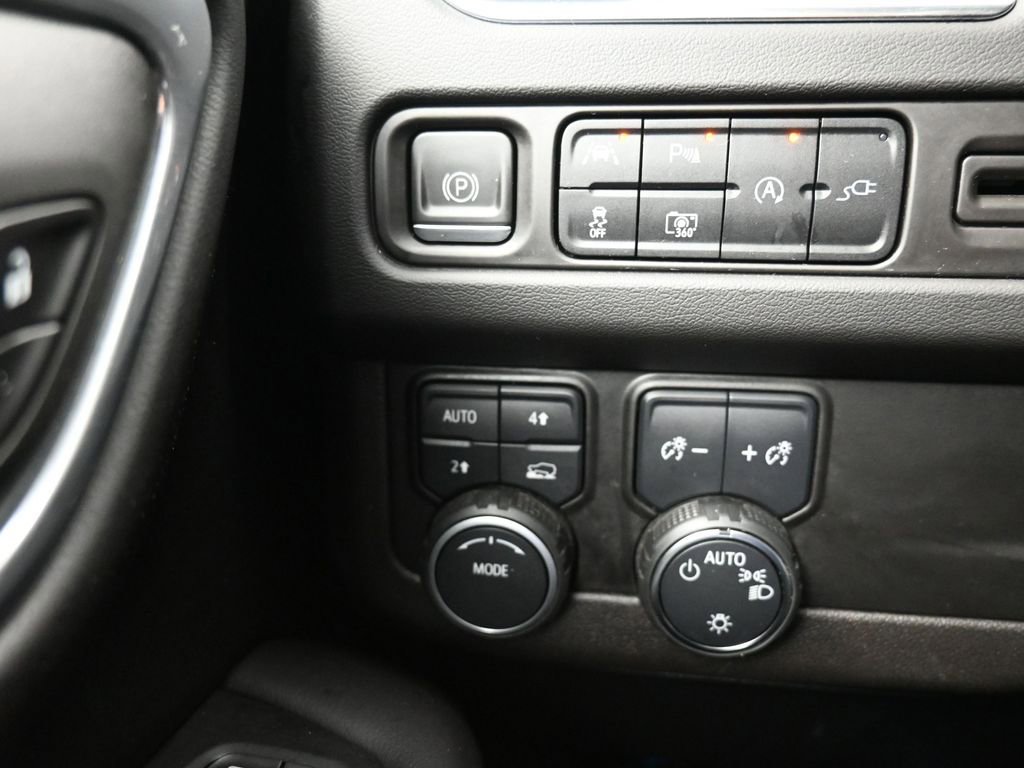 Used 2022 Chevrolet Tahoe RST w/ Luxury Package image 16