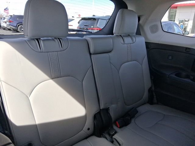 Used 2023 Honda Pilot Touring image 11