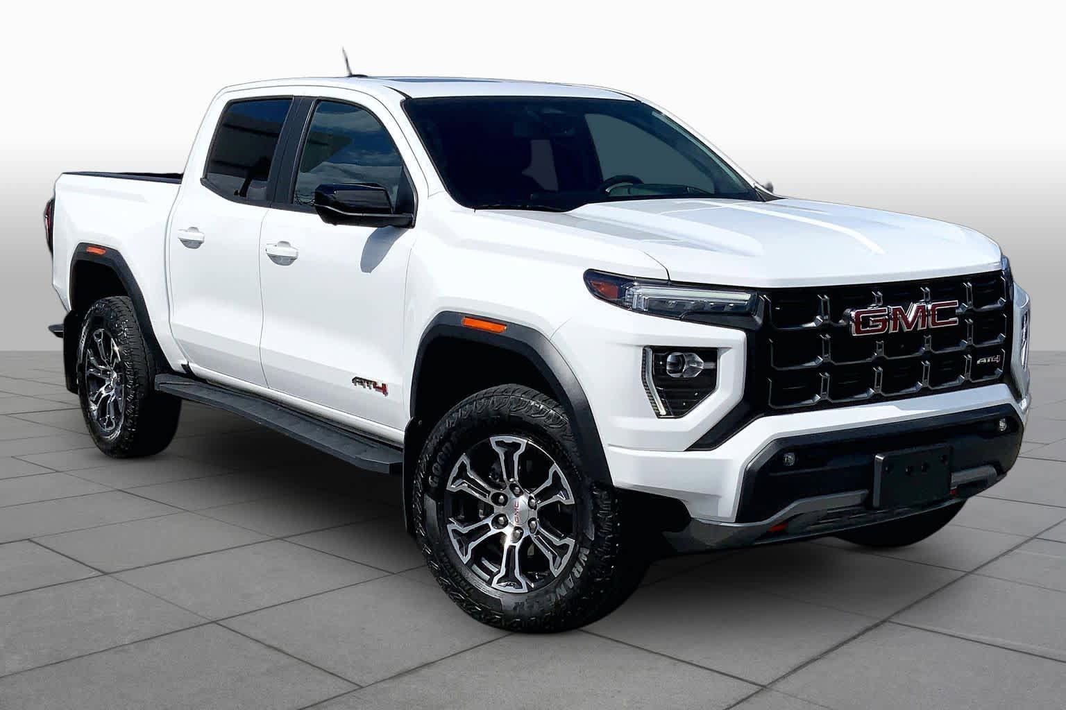 Used 2023 GMC Canyon AT4 w/ AT4 Premium Package AWD/4WD image 3
