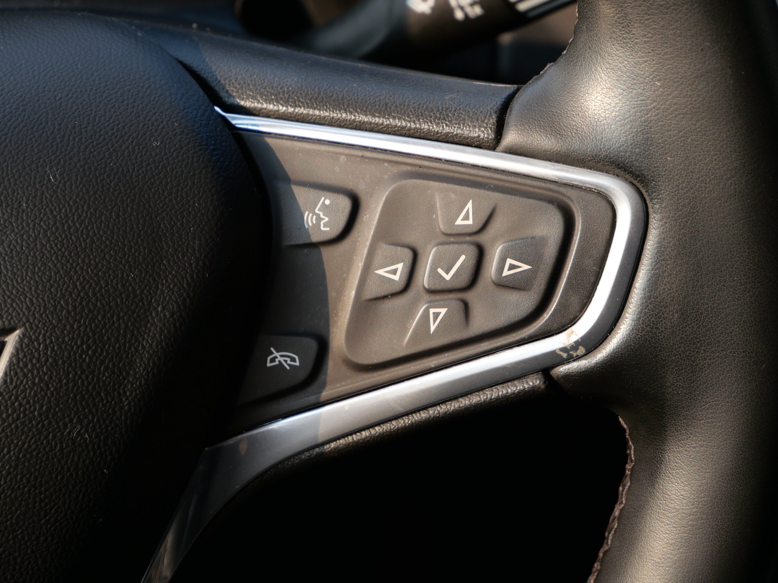 Certified 2023 Chevrolet Equinox LT FWD image 14