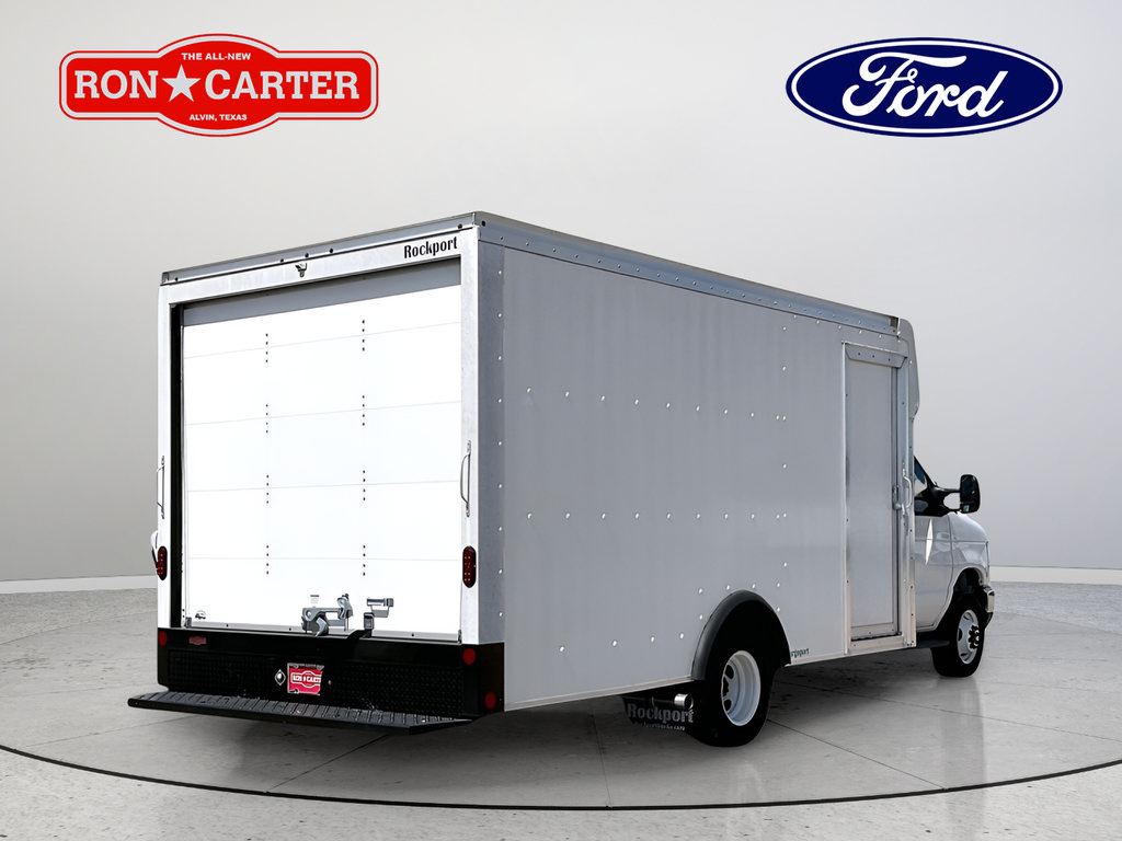 New 2024 Ford E-450 and Econoline 450 Super Duty w/ Power Windows & Locks Group RWD image 5