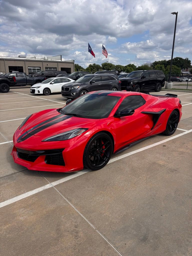 Used 2025 Chevrolet Corvette Z06 w/ Stealth Interior Trim Package RWD image 3