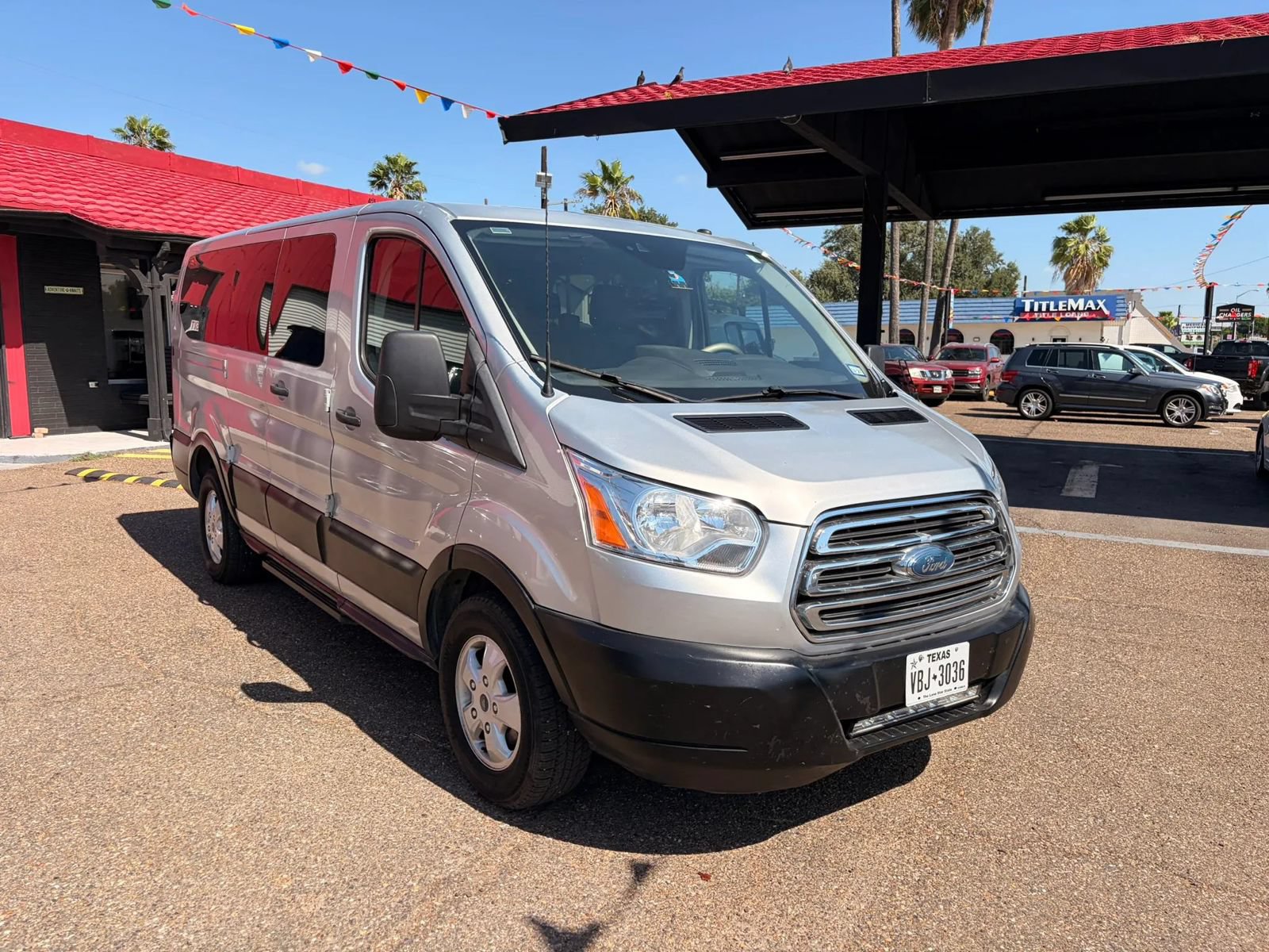 Used 2019 Ford Transit 150 XLT RWD image 7