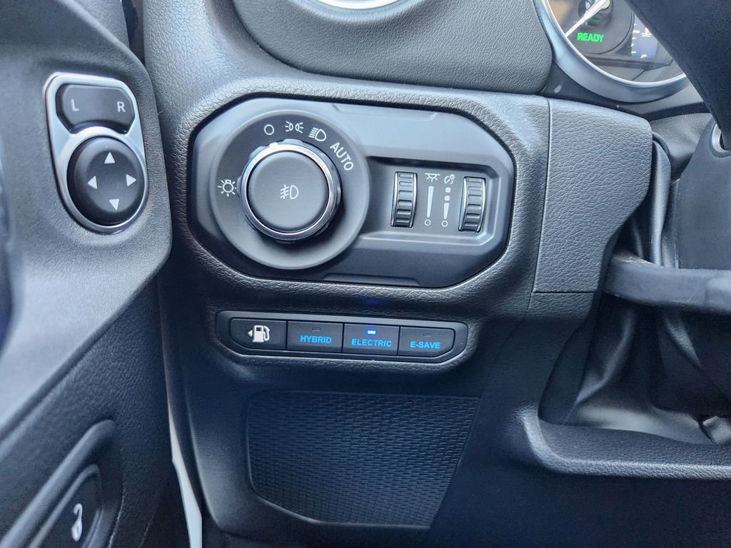 Used 2022 Jeep Wrangler Unlimited Rubicon 4xe w/ Cold Weather Group image 18