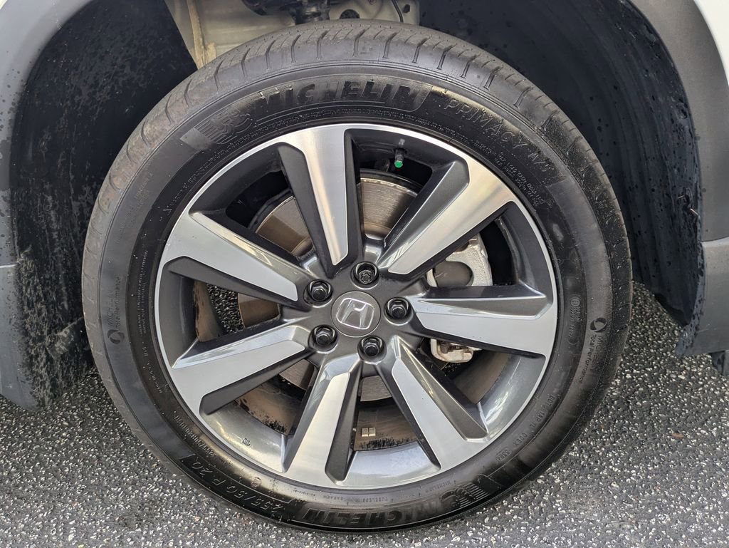 Used 2025 Honda Pilot Touring image 11