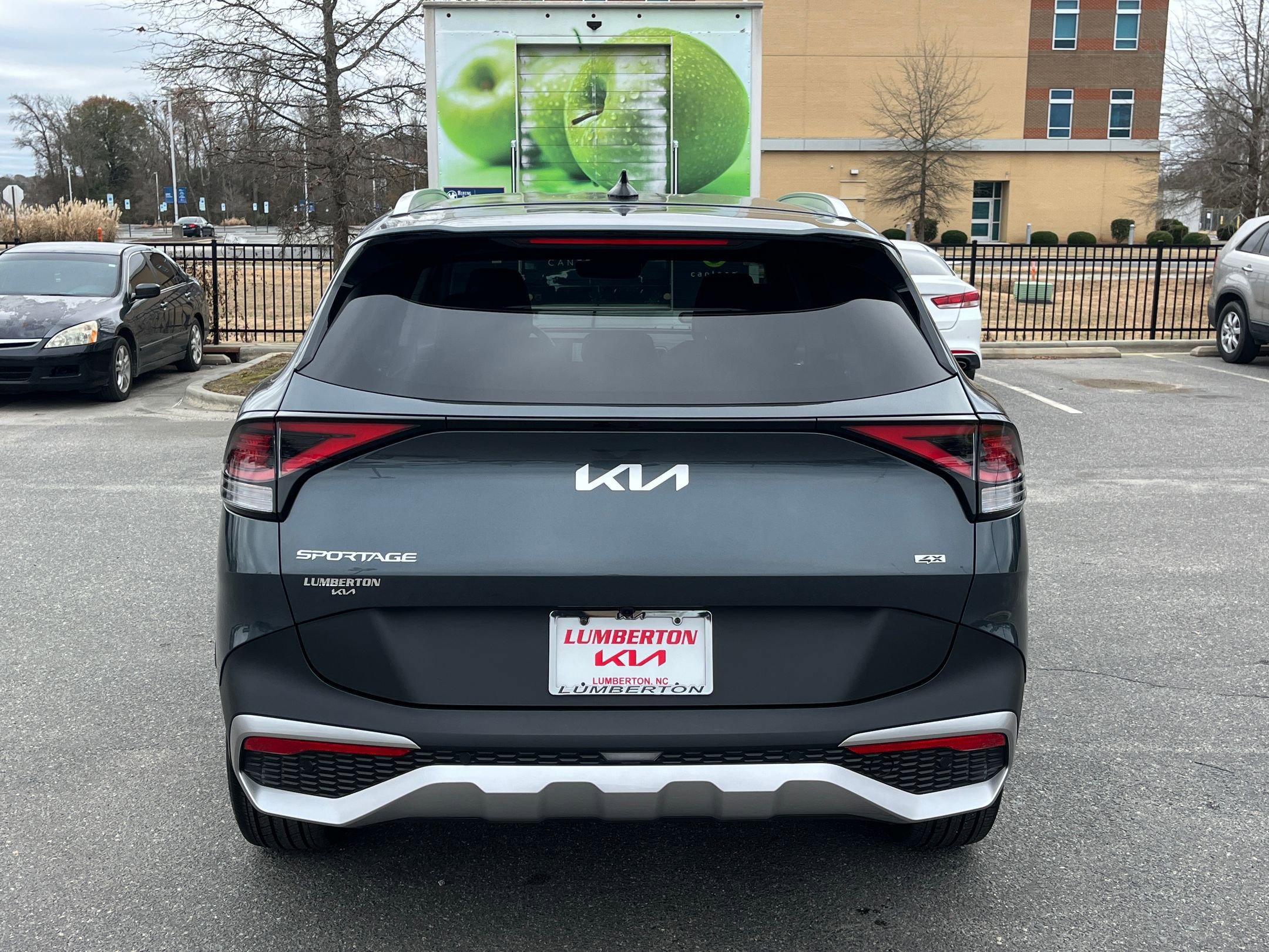 Used 2025 Kia Sportage EX image 6