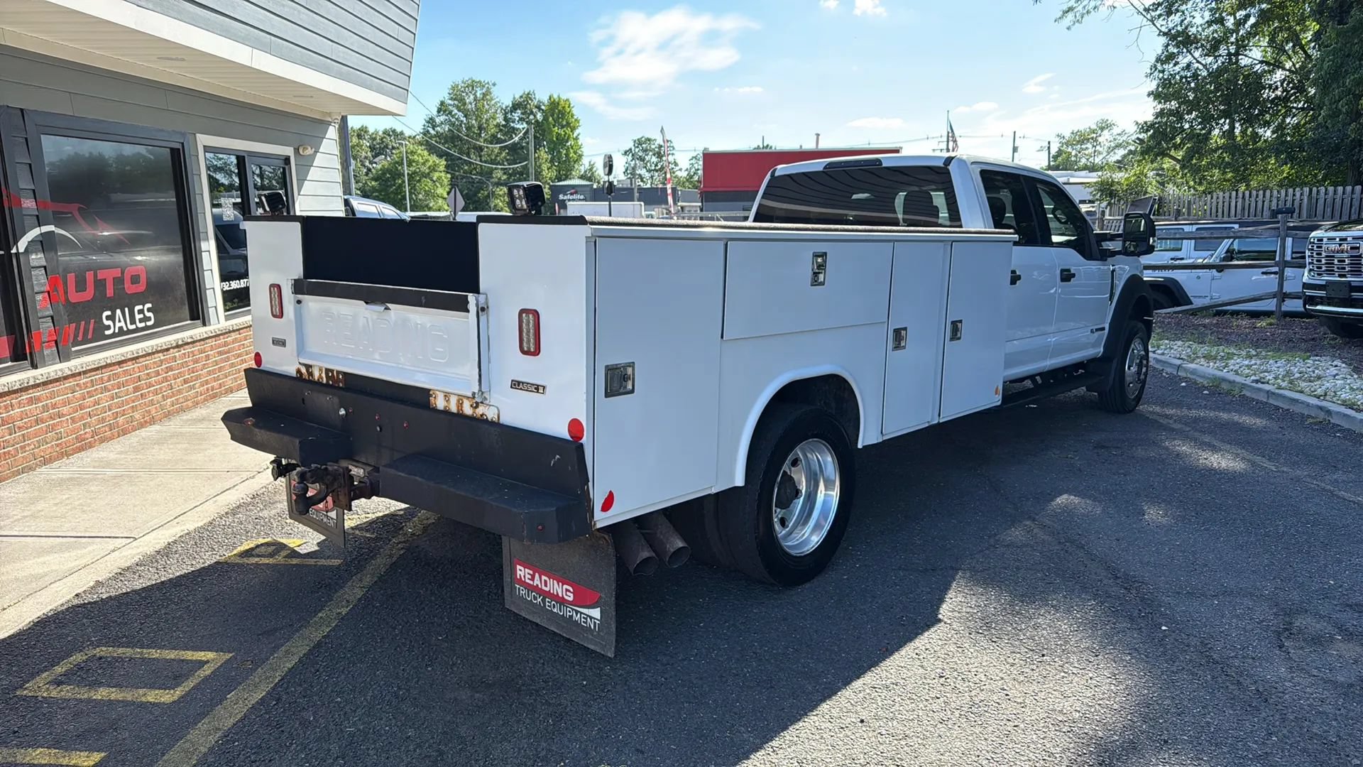 Used 2019 Ford F550 4x4 Crew Cab Super Duty w/ XLT Value Package image 5