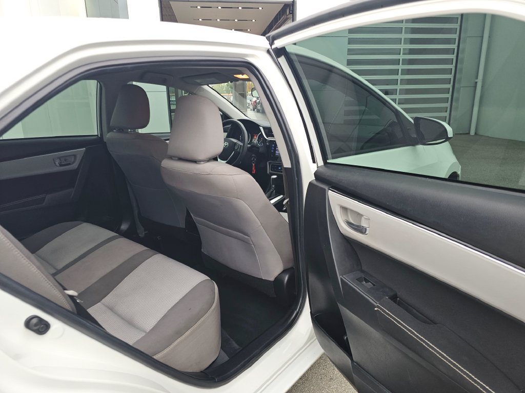 Used 2019 Toyota Corolla LE FWD image 14