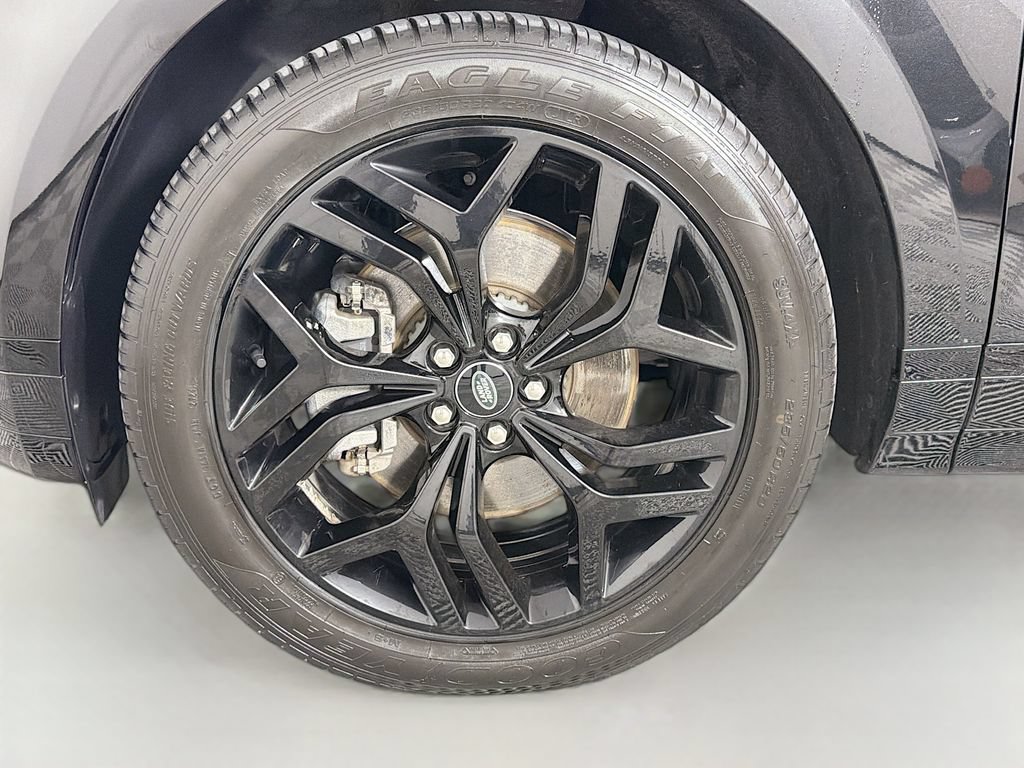 Certified 2023 Land Rover Range Rover Evoque R-Dynamic SE AWD/4WD image 32