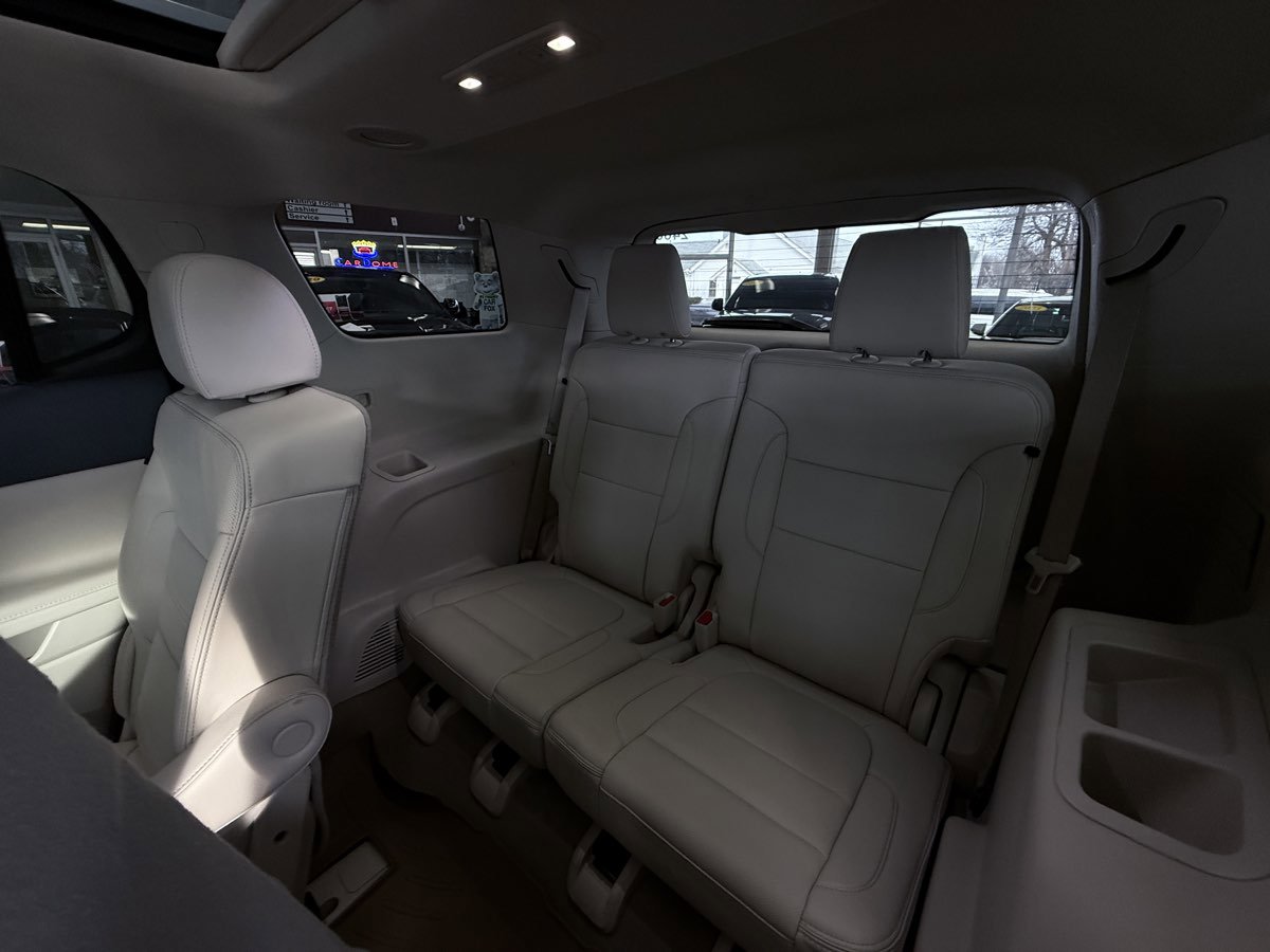 Used 2023 GMC Acadia Denali w/ Denali Ultimate Package image 29