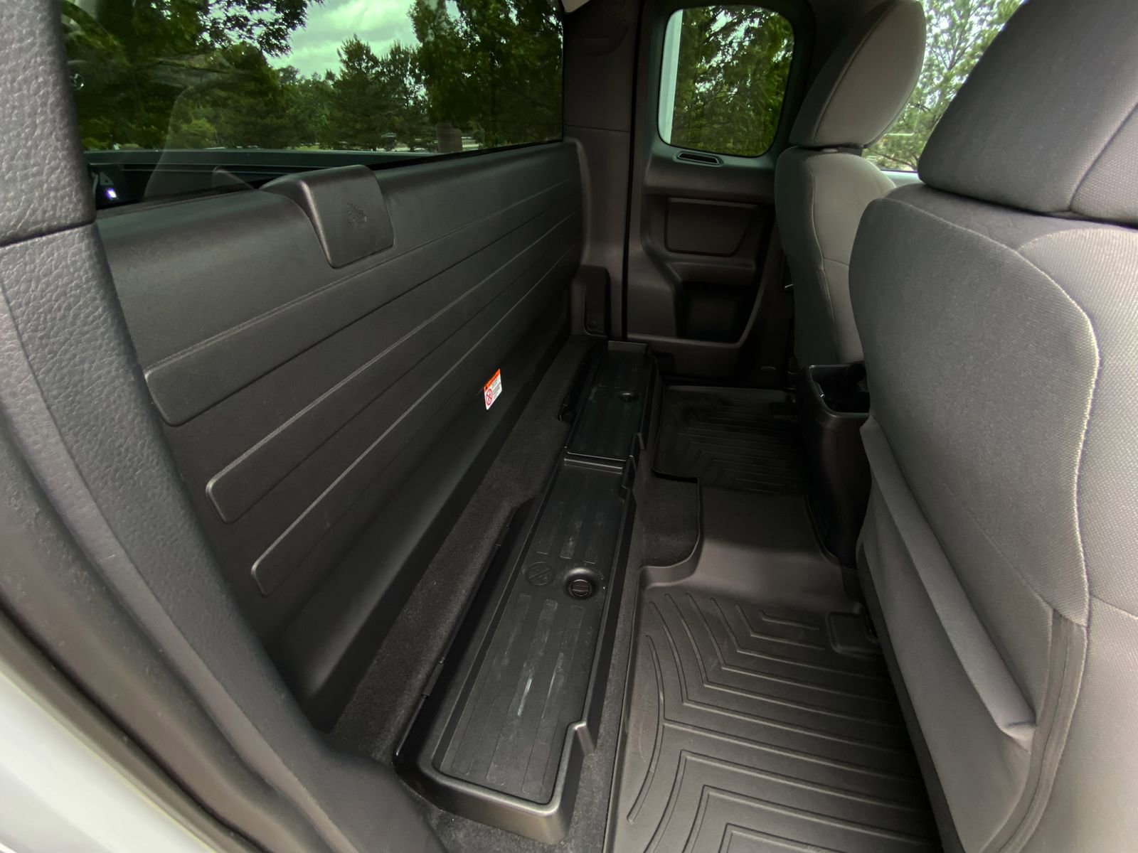 Used 2017 Toyota Tacoma SR image 17