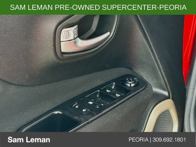 Used 2015 Jeep Renegade Latitude FWD image 17