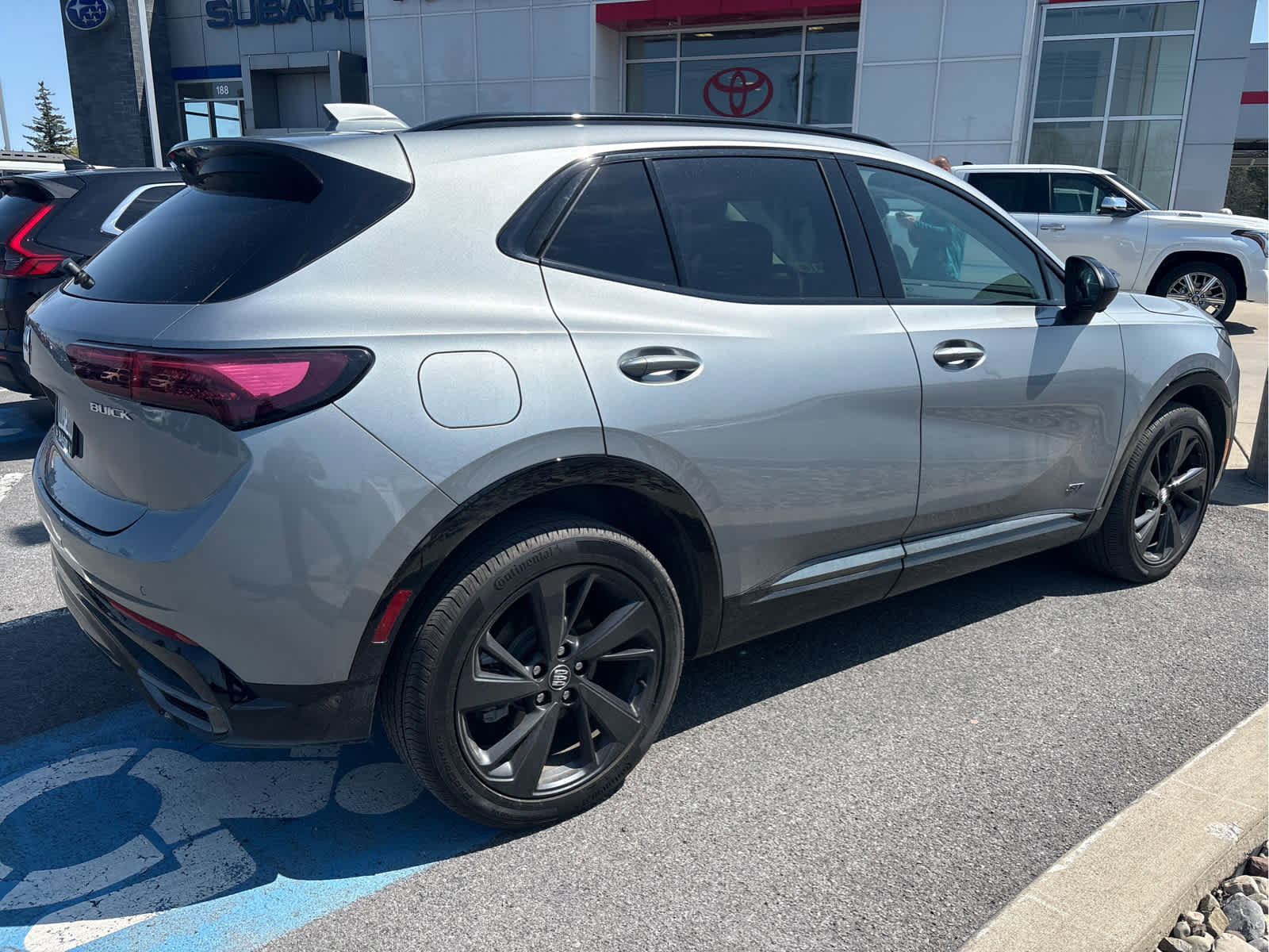 Used 2025 Buick Envision Sport Touring AWD/4WD image 3