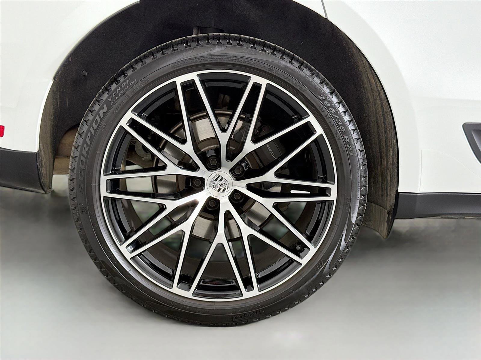 Certified 2026 Porsche Macan Turbo AWD/4WD image 13