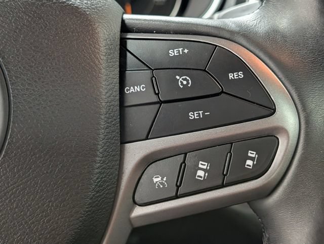 Used 2019 Jeep Cherokee Limited w/ Luxury Group AWD/4WD image 21