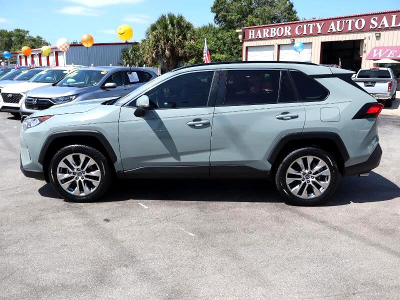 Used 2020 Toyota RAV4 XLE Premium image 2