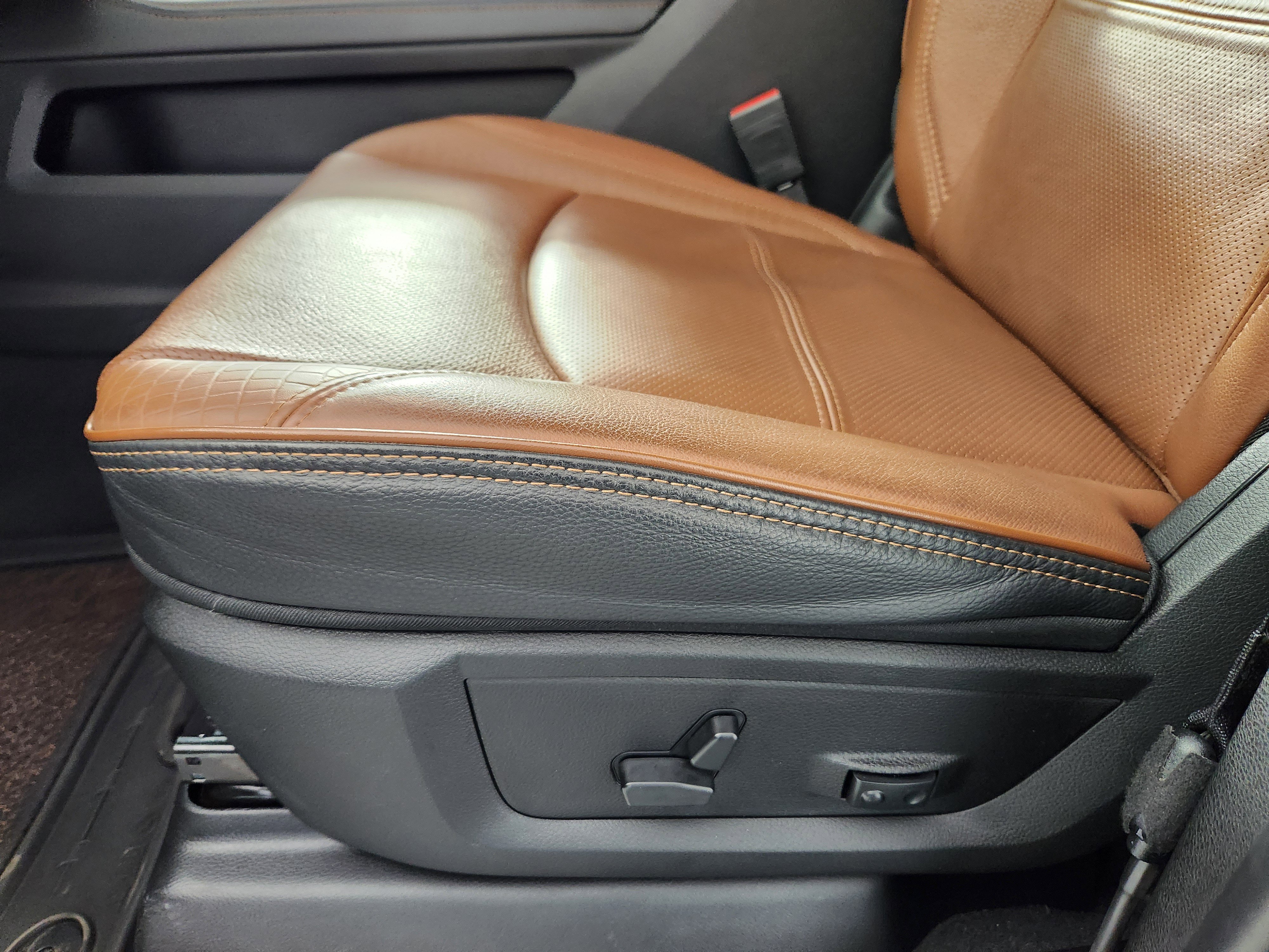 Used 2024 RAM 2500 Limited image 13