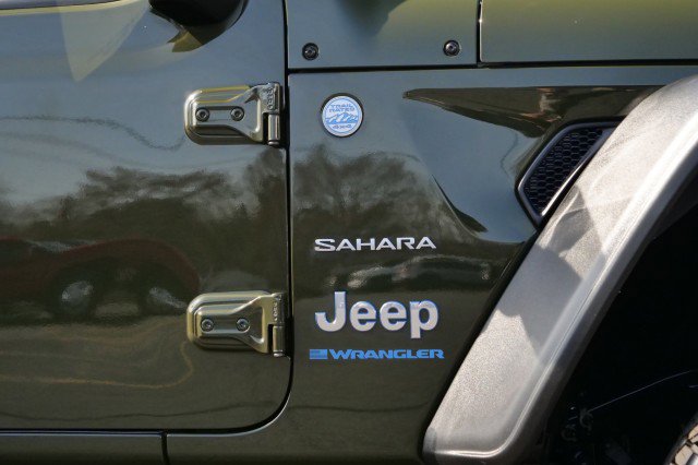 Used 2024 Jeep Wrangler Unlimited Sahara w/ Technology Group image 44