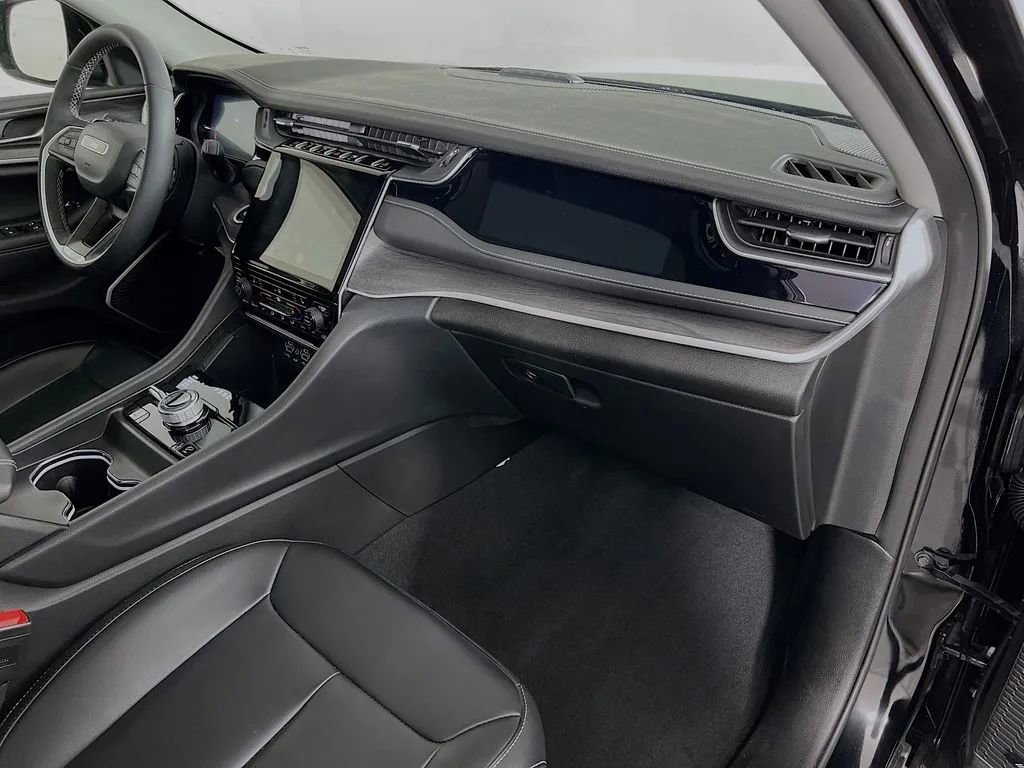 Used 2023 Jeep Grand Cherokee 4WD 4xe image 31