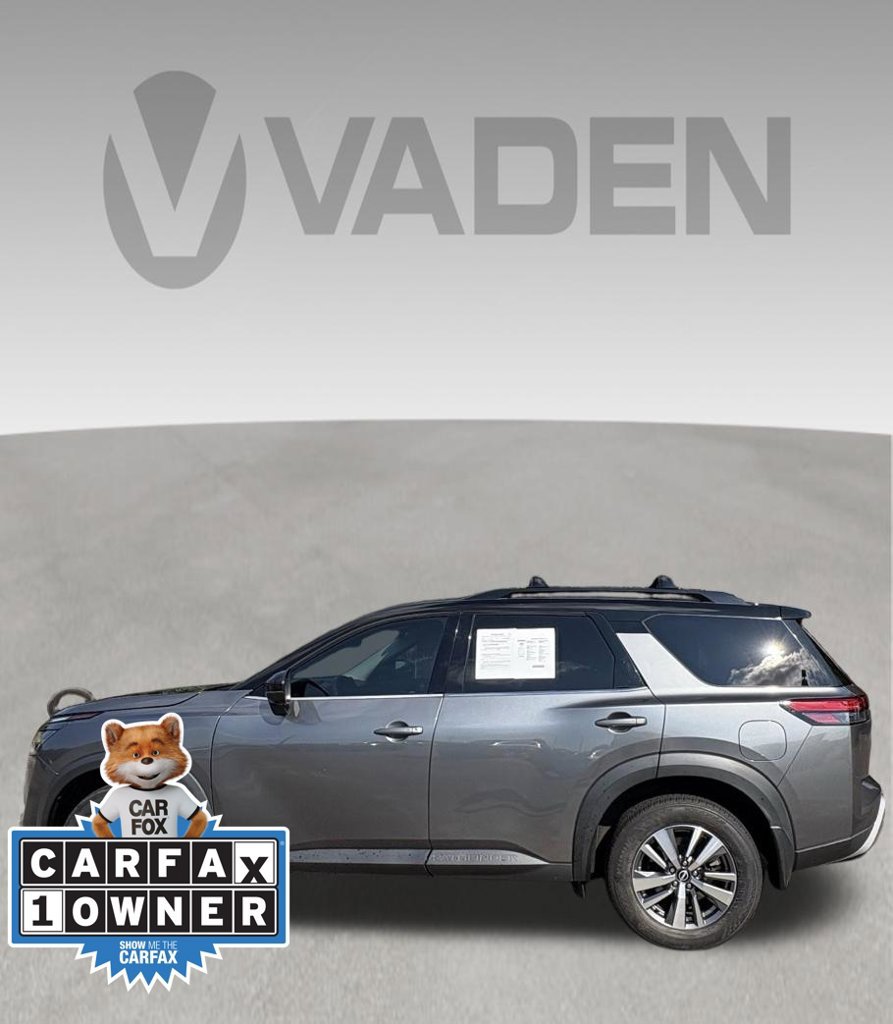 Used 2024 Nissan Pathfinder SL AWD/4WD image 2