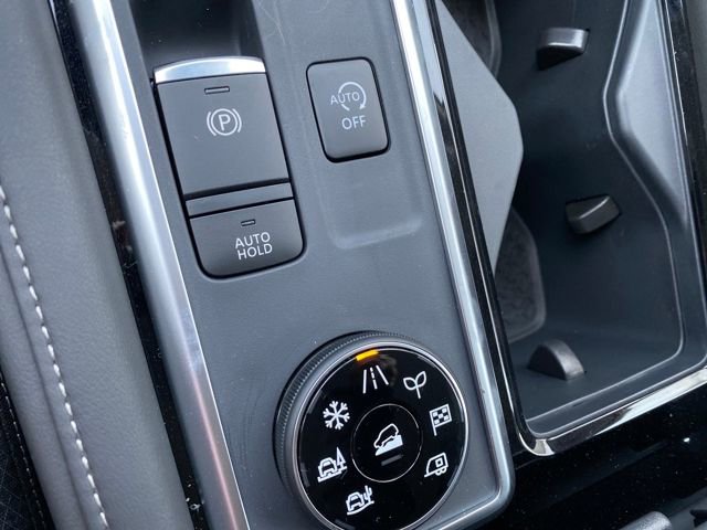 New 2025 Nissan Pathfinder SV image 19