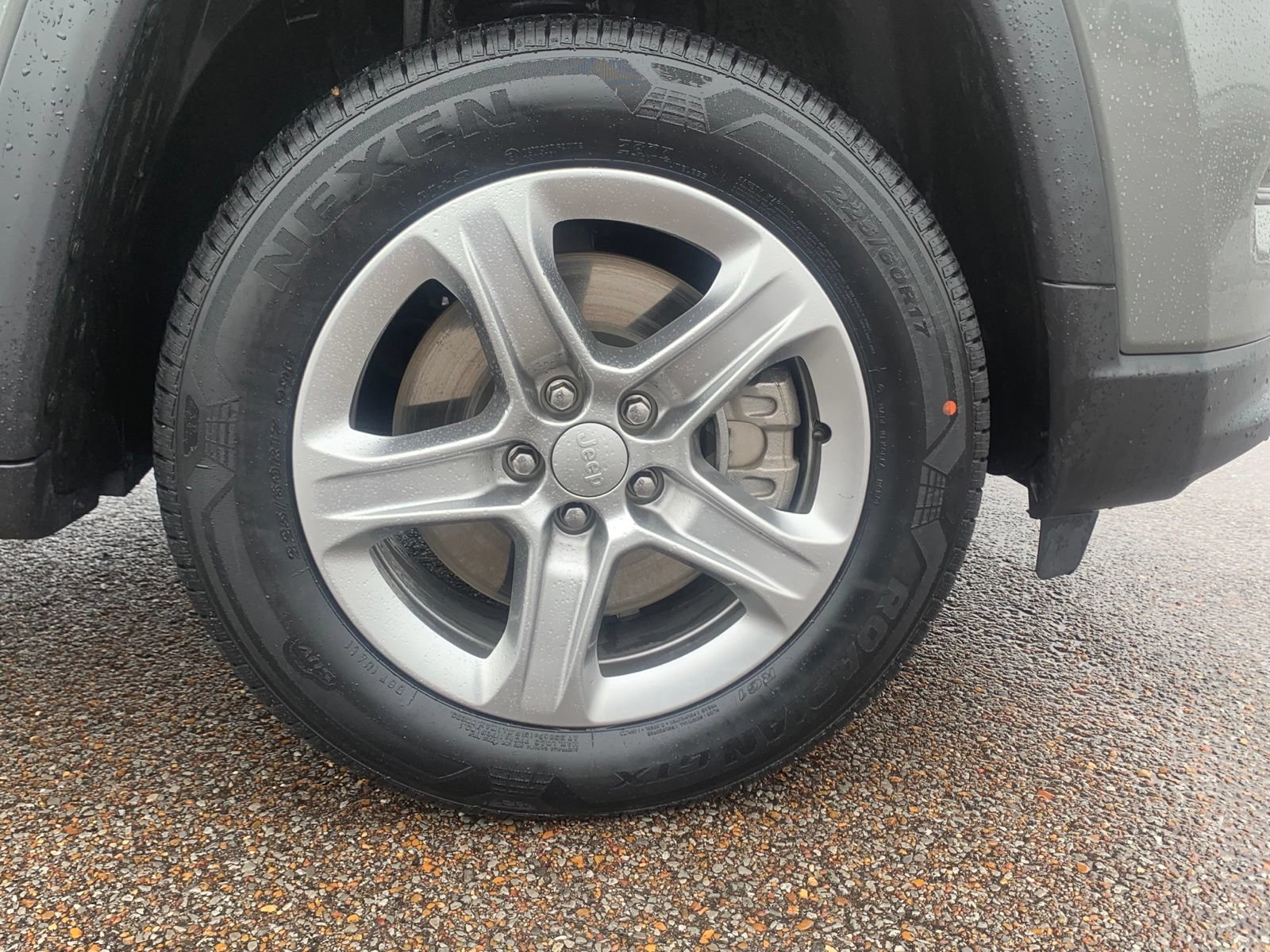 Used 2023 Jeep Compass Latitude AWD/4WD image 8