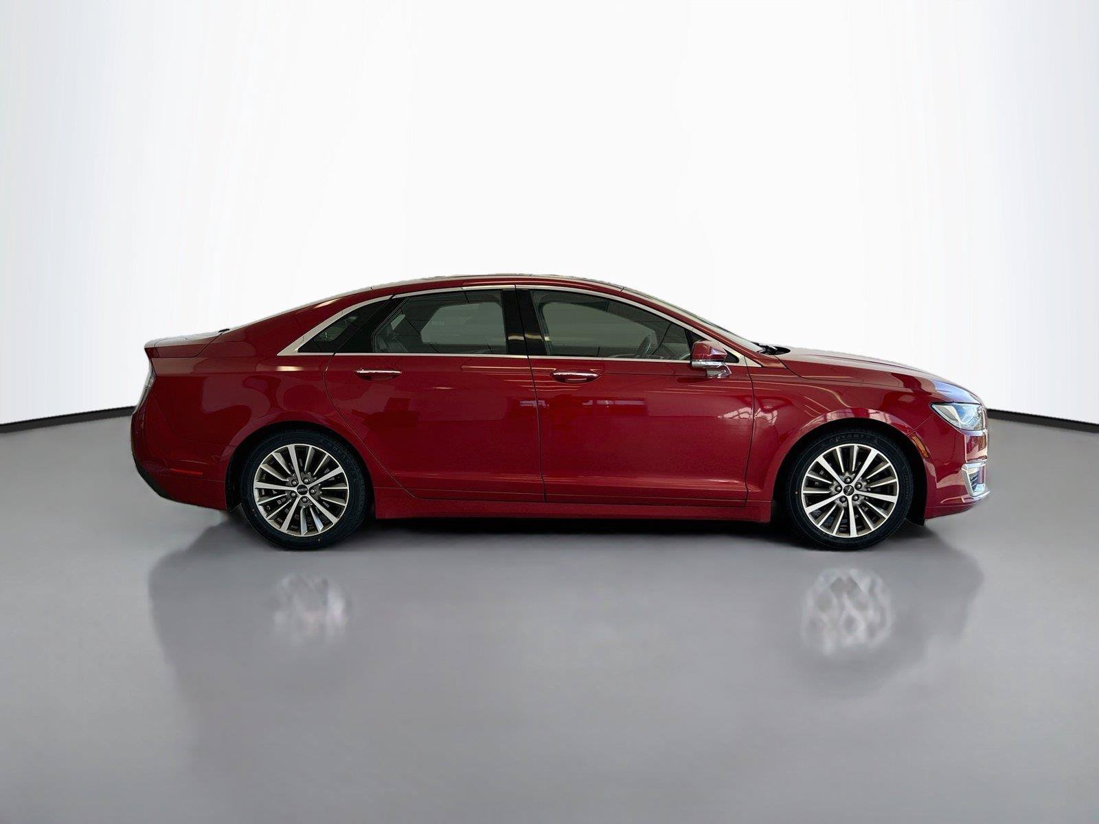 Used 2018 Lincoln MKZ Select w/ Select Plus Package FWD image 16