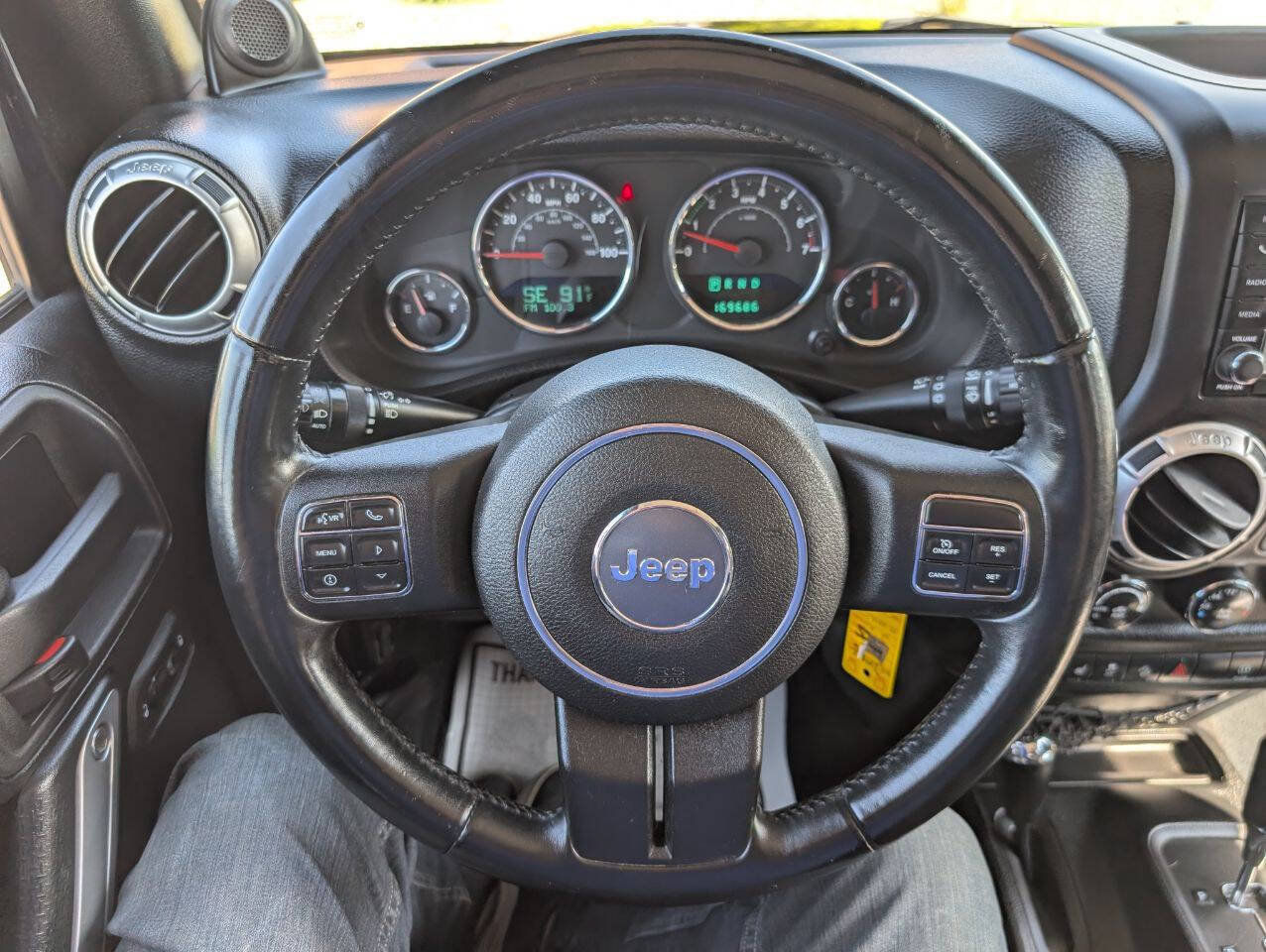Used 2012 Jeep Wrangler Unlimited Sahara w/ Connectivity Group AWD/4WD image 19