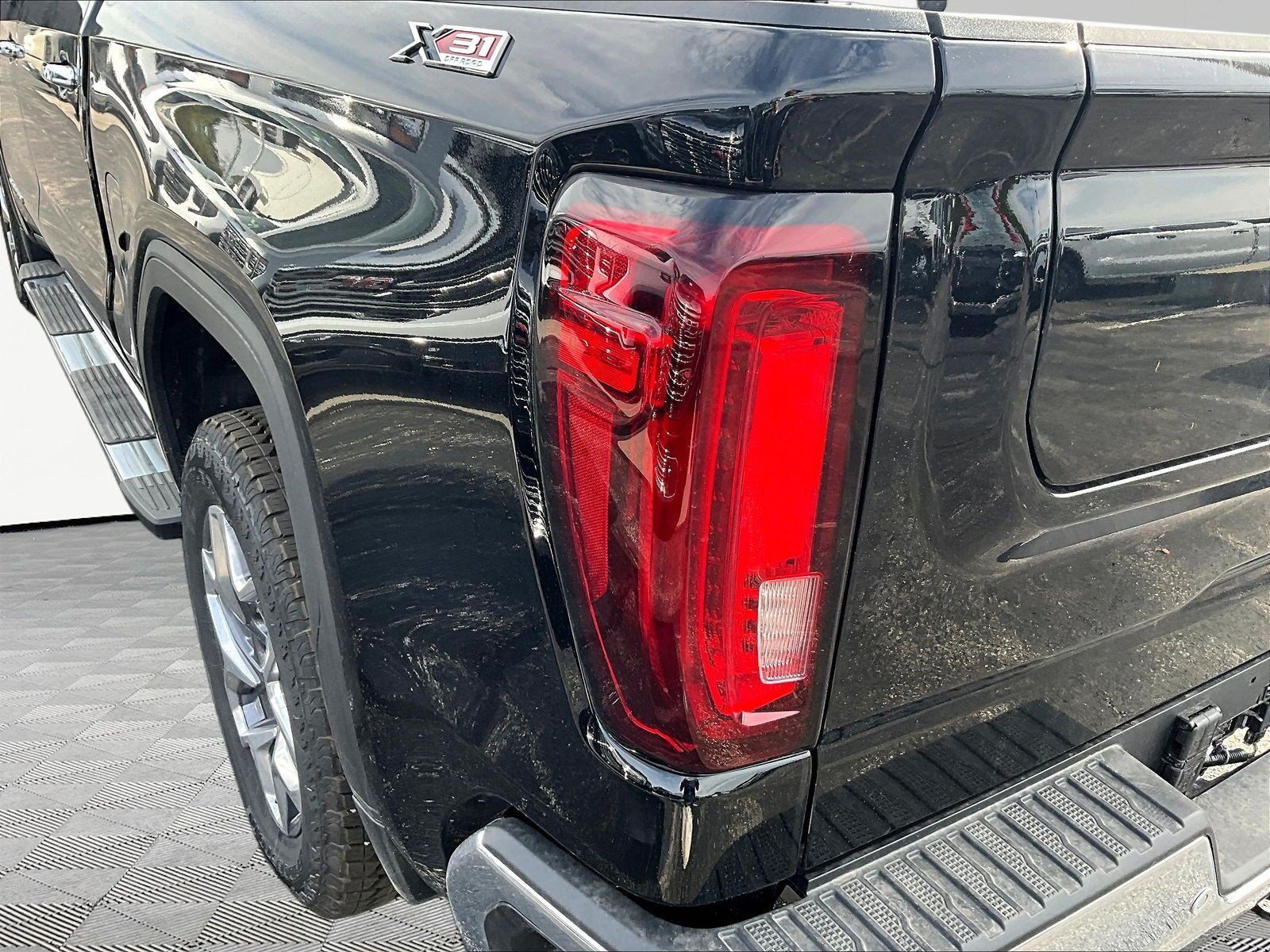 New 2026 GMC Sierra 1500 SLT w/ SLT Premium Plus Package AWD/4WD image 14