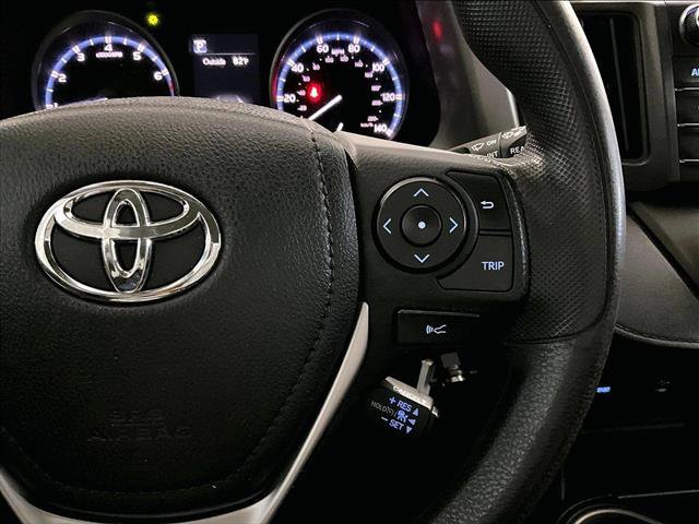 Used 2018 Toyota RAV4 LE image 21