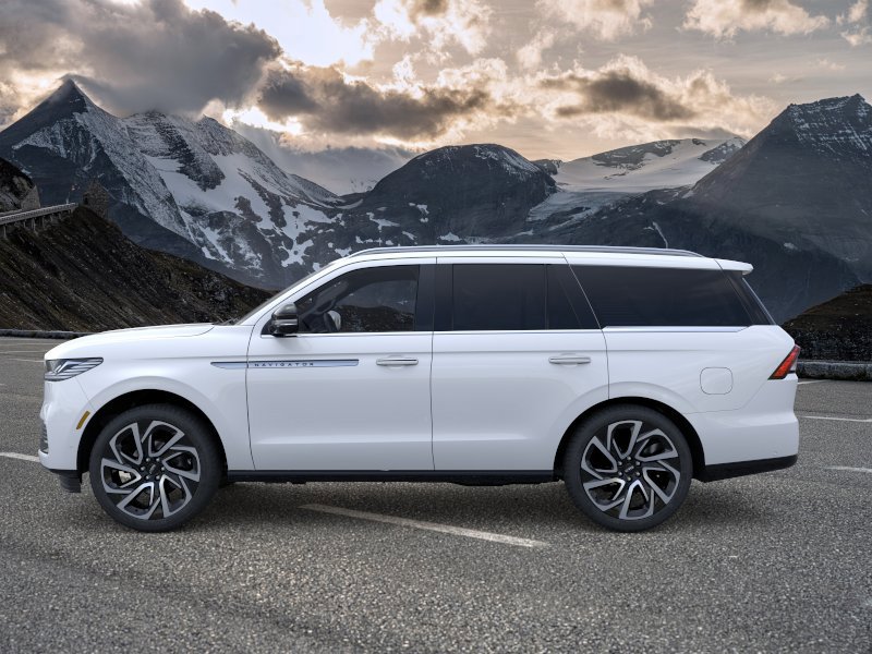 New 2026 Lincoln Navigator Reserve AWD/4WD image 3