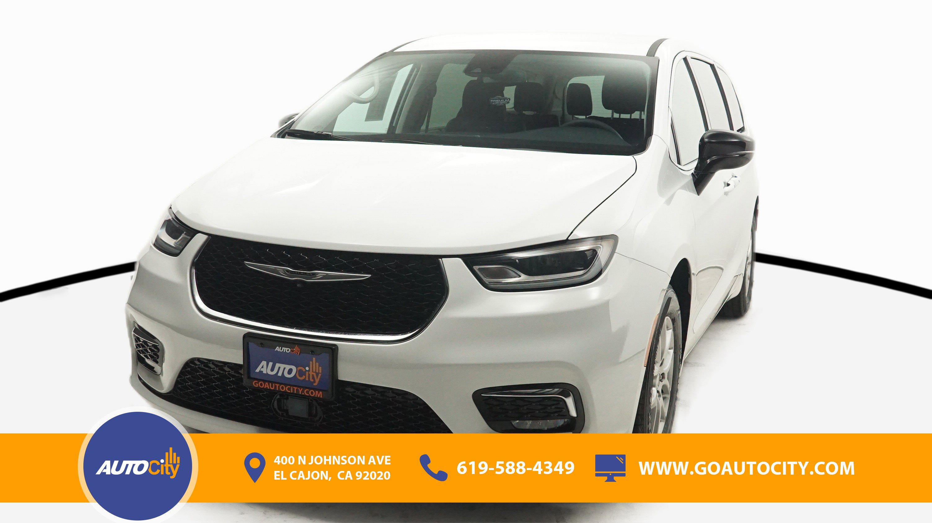 Used 2024 Chrysler Pacifica Touring-L FWD image 1