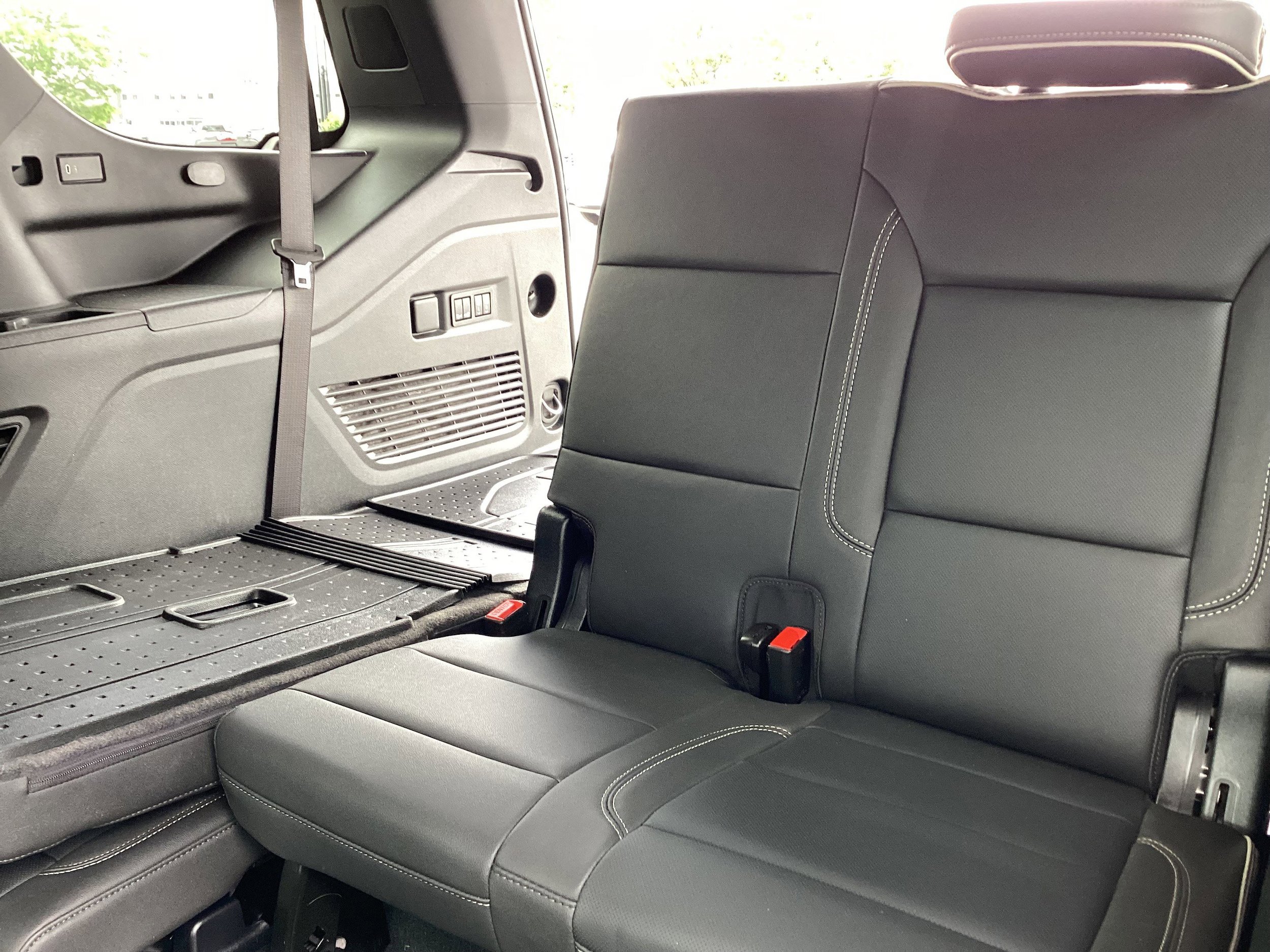 Used 2025 Chevrolet Tahoe Premier AWD/4WD image 14