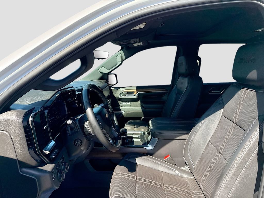 Used 2023 Chevrolet Silverado 1500 High Country w/ Technology Package image 11