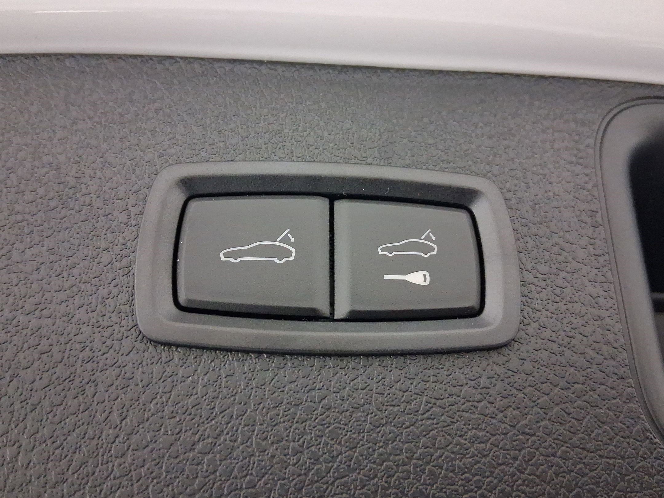 New 2026 Porsche Macan image 32