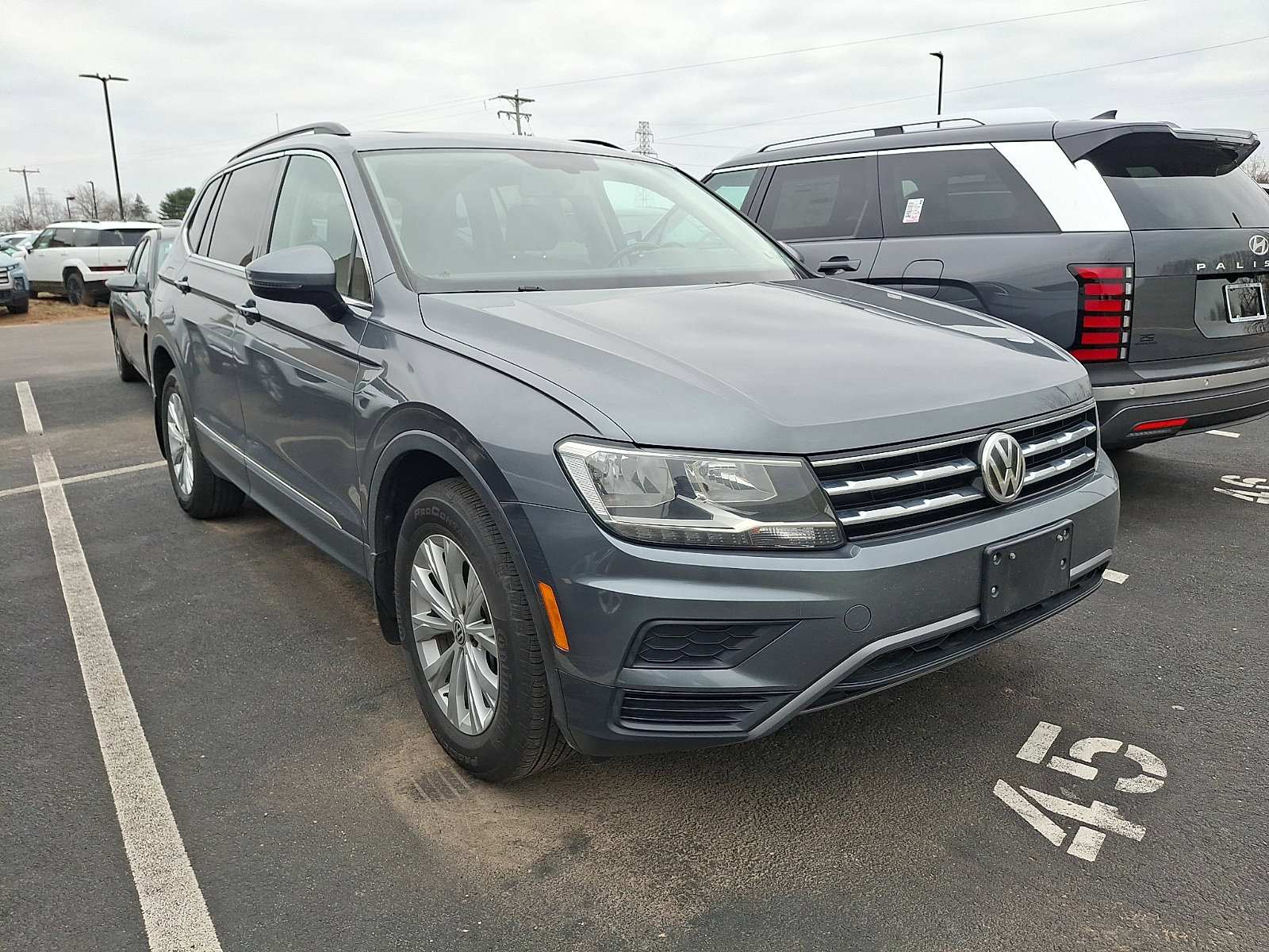 Used 2018 Volkswagen Tiguan SE w/ Panoramic Sunroof Package