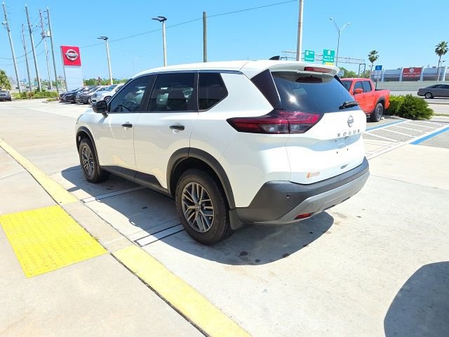 Used 2023 Nissan Rogue S image 6