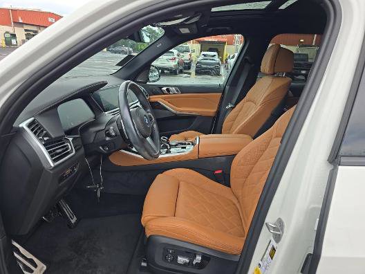 Used 2023 BMW X5 xDrive45e w/ M Sport Package AWD/4WD image 3