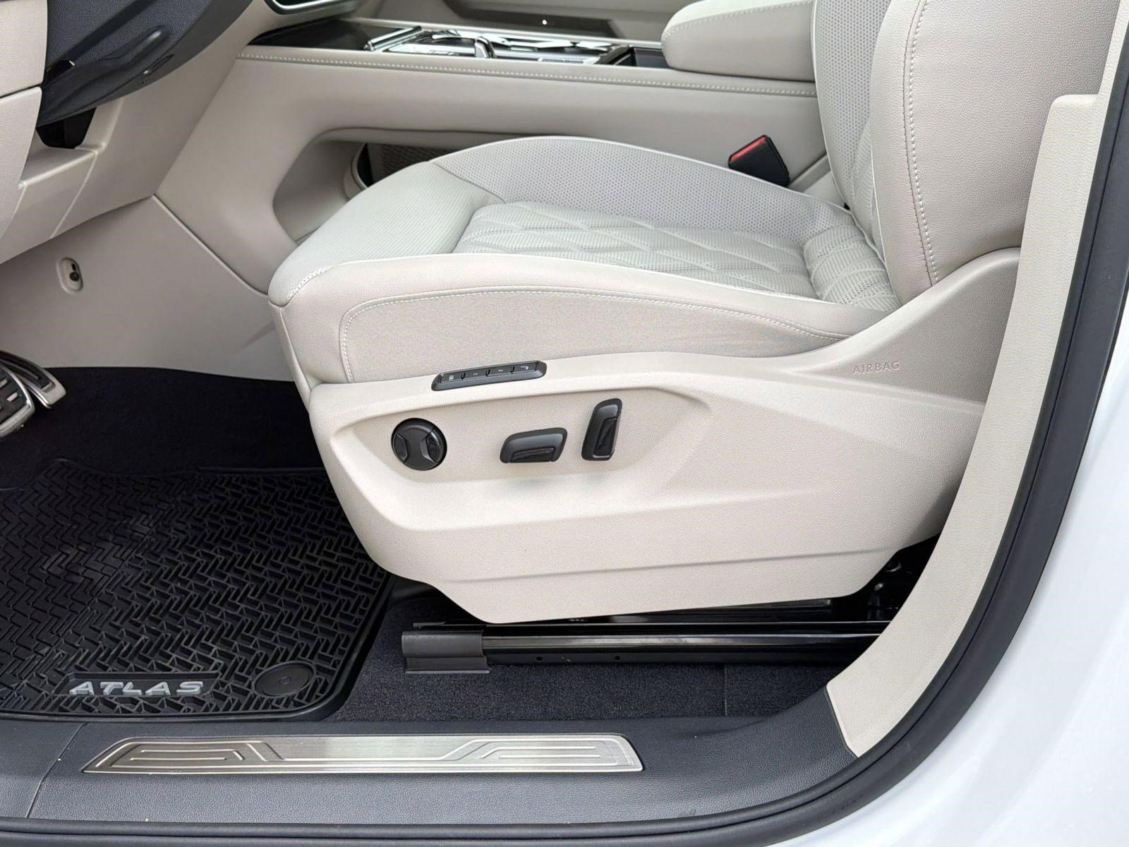 New 2026 Volkswagen Atlas SEL Premium R-Line image 13